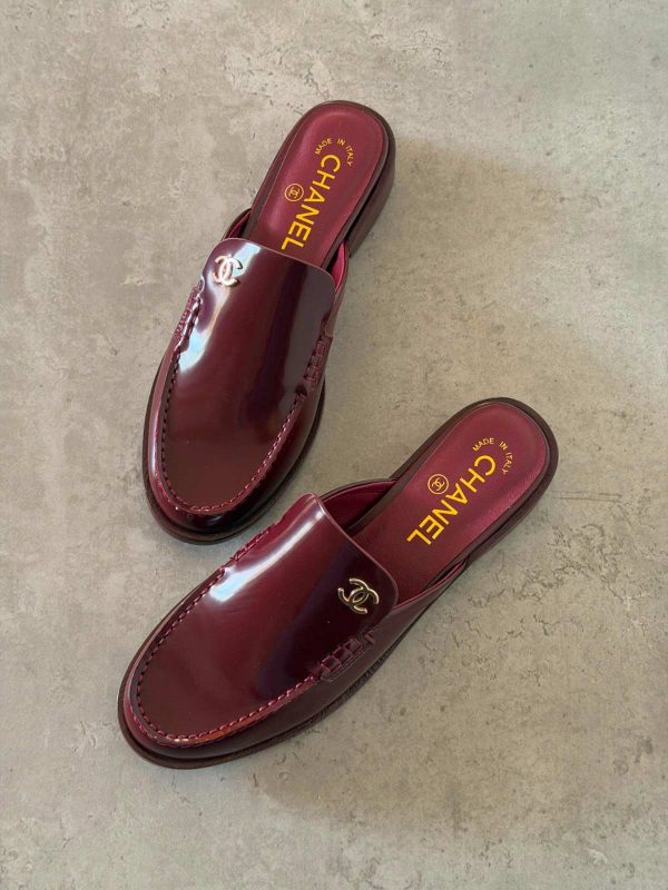 Chanel CC Logo Smooth Calfskin Mules In Burgundy