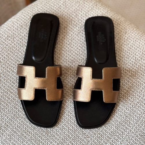 Hermes Oran Champagne Goatskin Leather Flat Sandals