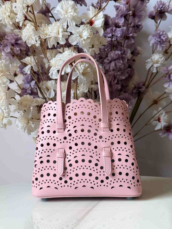 Alaia-Mina-20-vienne-vague-tote-bag-pink