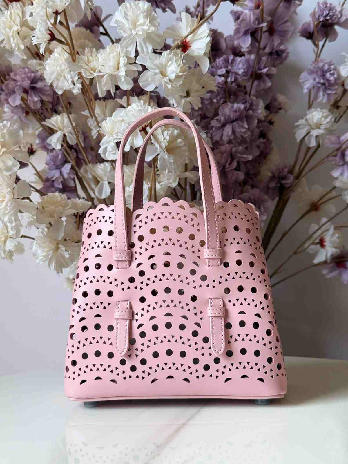 Alaia Mina 20 vienne vague tote bag pink Alaia-Mina-20-vienne-vague-tote-bag-pink