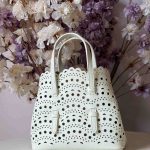 Alaia-Mina-20-vienne-vague-tote-bag-white