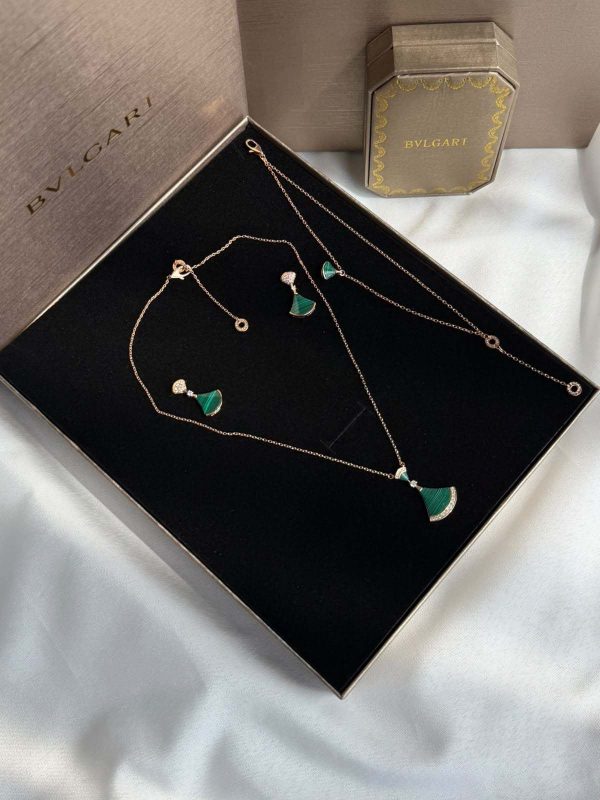 Bvlgari Divas Dream Green Diamond Pendant Set (1)