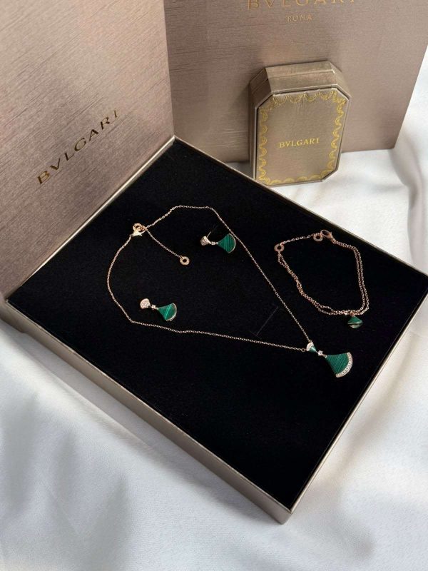 Bvlgari Divas Dream Green Diamond Pendant Set
