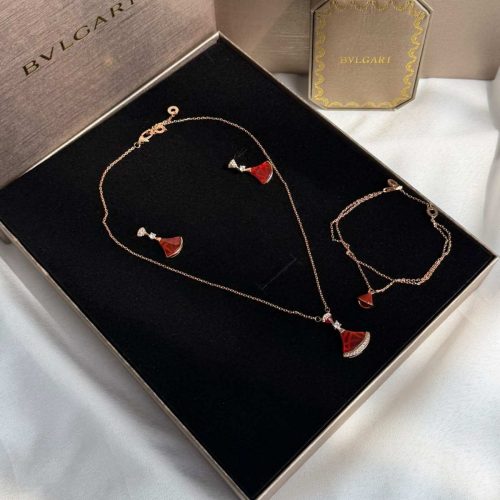 Bvlgari Divas Dream Red Diamond Pendant Set (2)