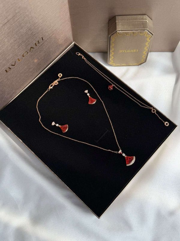 Bvlgari Divas Dream Red Diamond Pendant Set