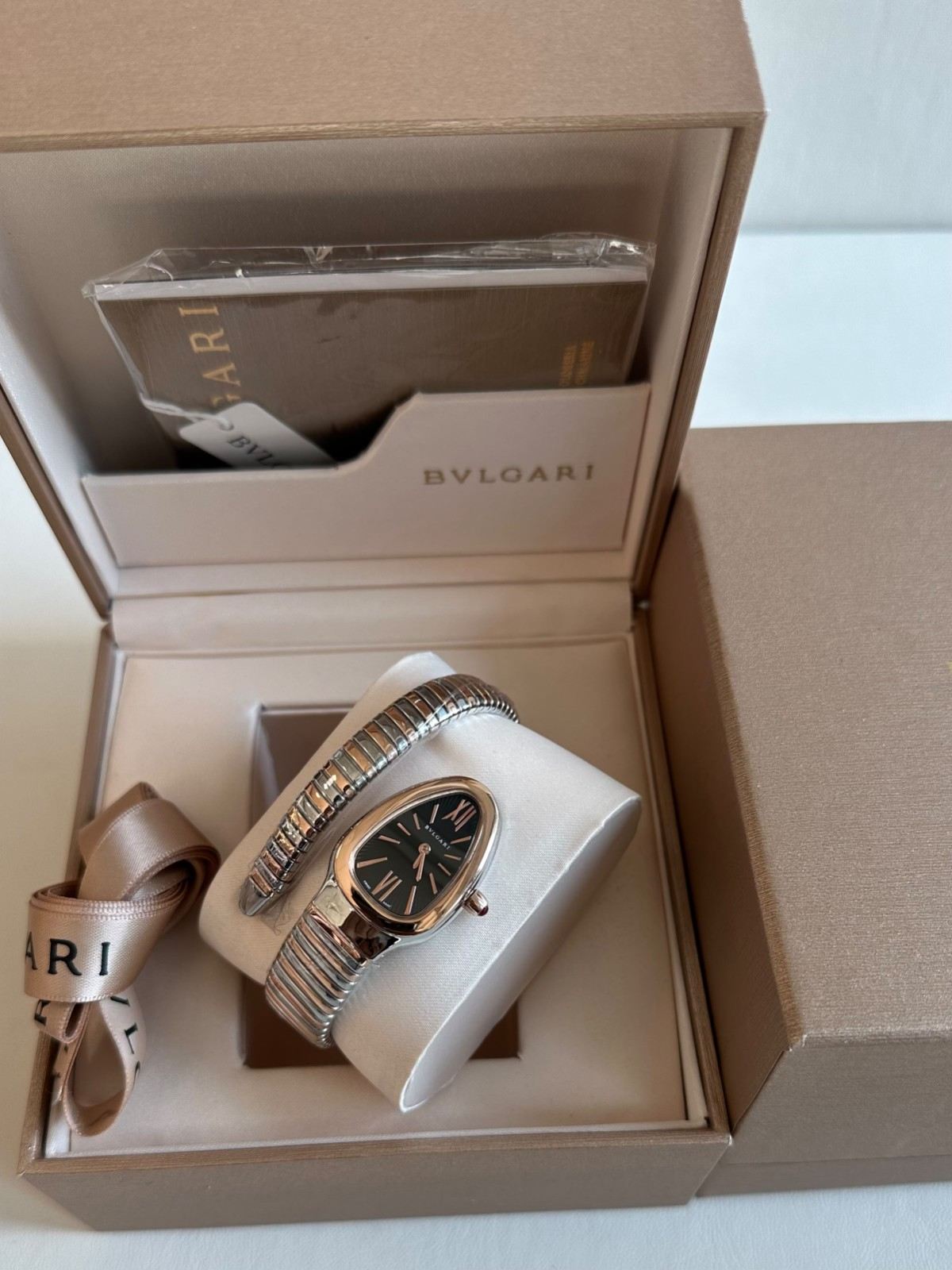 Bvlgari Serpenti Tubogas 35MM Two-Tone Rose Gold Black Dial Women’s Wristwatch Bvlgari Serpenti Tubogas 35MM Two-Tone Rose Gold Black Dial Women’s Wristwatch