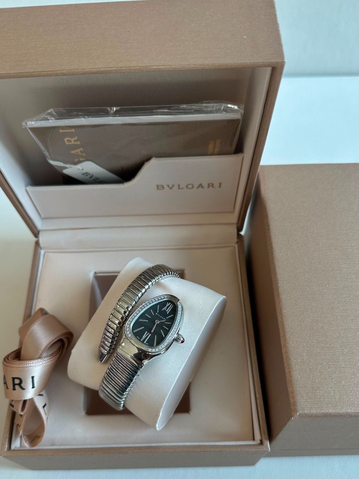 Bvlgari Serpenti Tubogas Black Dial Stainless Steel Diamond Bezel Ladies Watch Bvlgari Serpenti Tubogas Black Dial Stainless Steel Diamond Bezel Ladies Watch