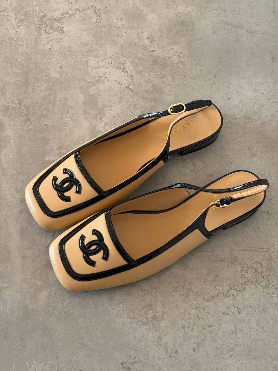 Chanel 26B square toe leather slingback flats beige Chanel 26B square toe leather slingback flats beige