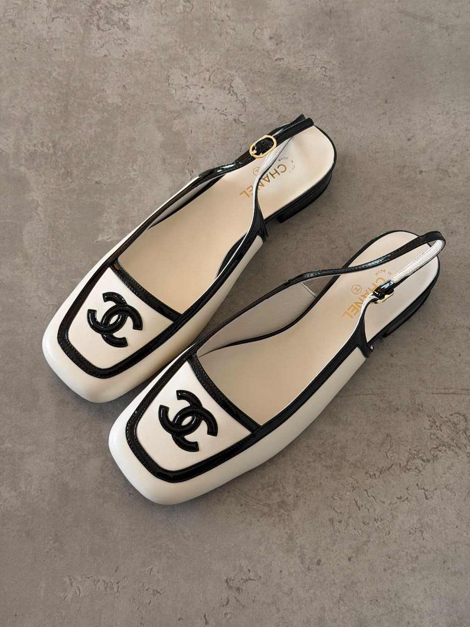 Chanel 26B square toe leather slingback flats white Chanel 26B square toe leather slingback flats white