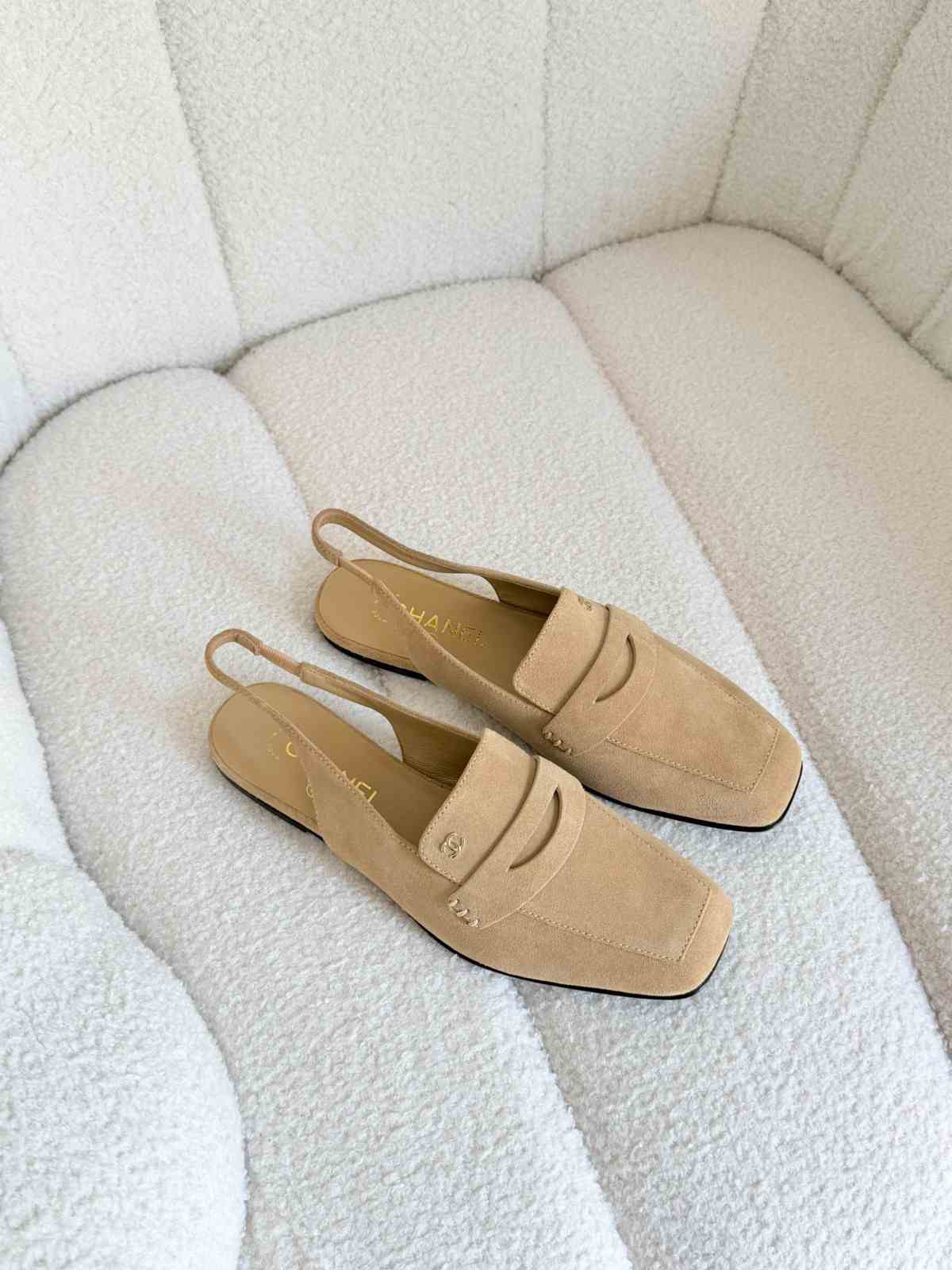 Chanel suede calfskin slingback loafers in beige Chanel suede calfskin slingback loafers in beige