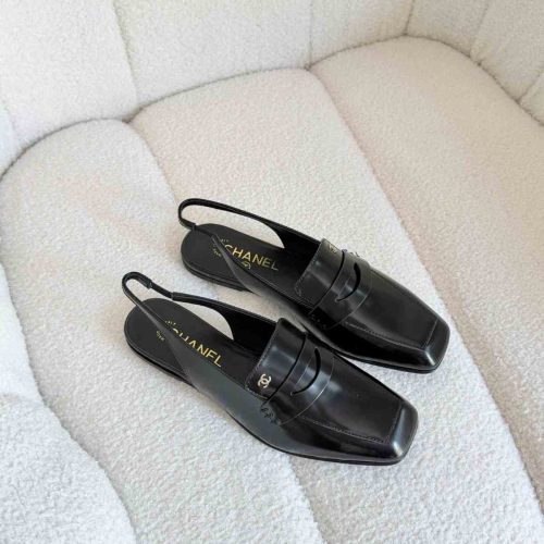 Chanel shiny calfskin slingback loafers in black