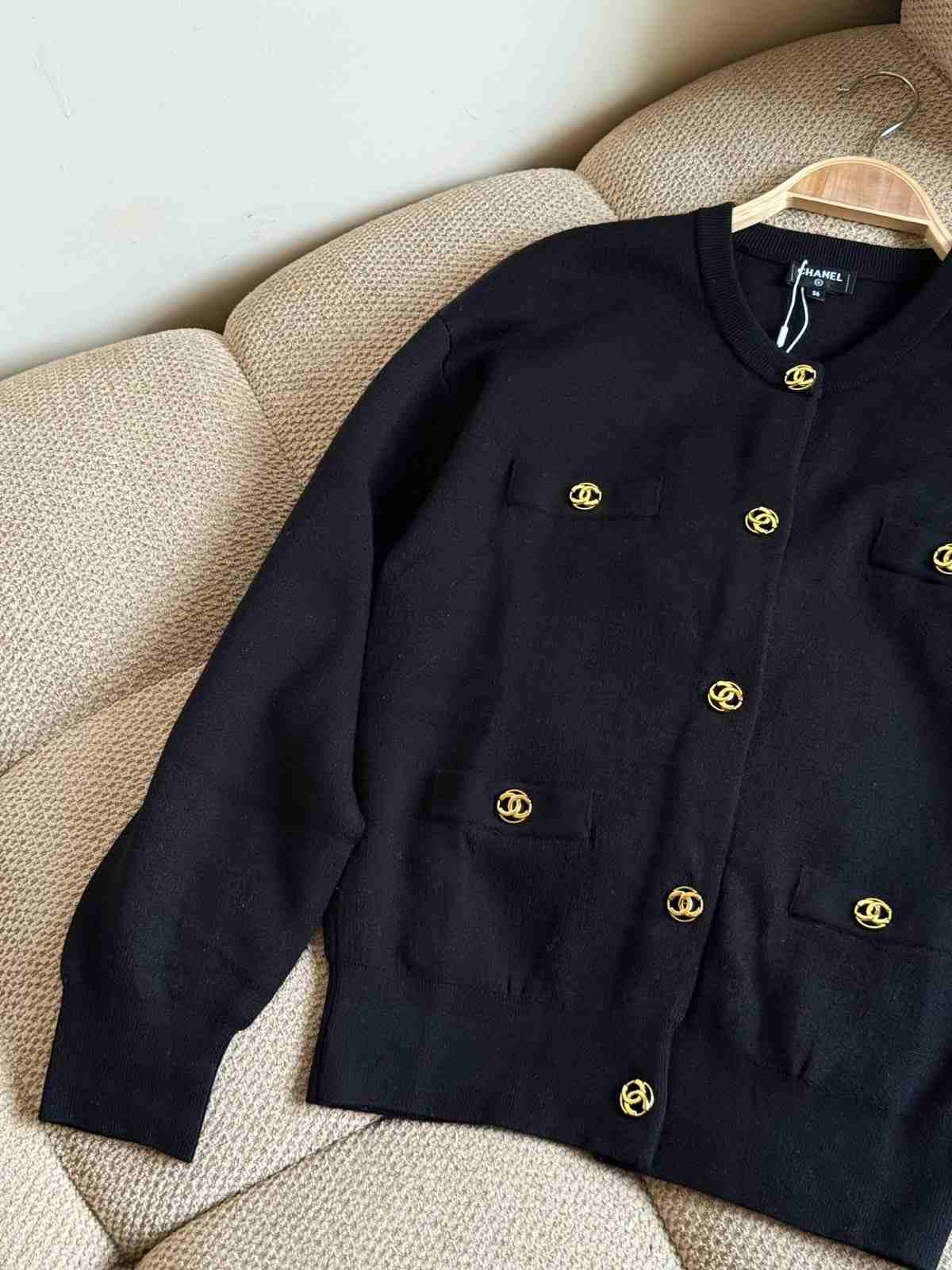 Chanel cc knit cashmere cardigan black Chanel cc knit cashmere cardigan black
