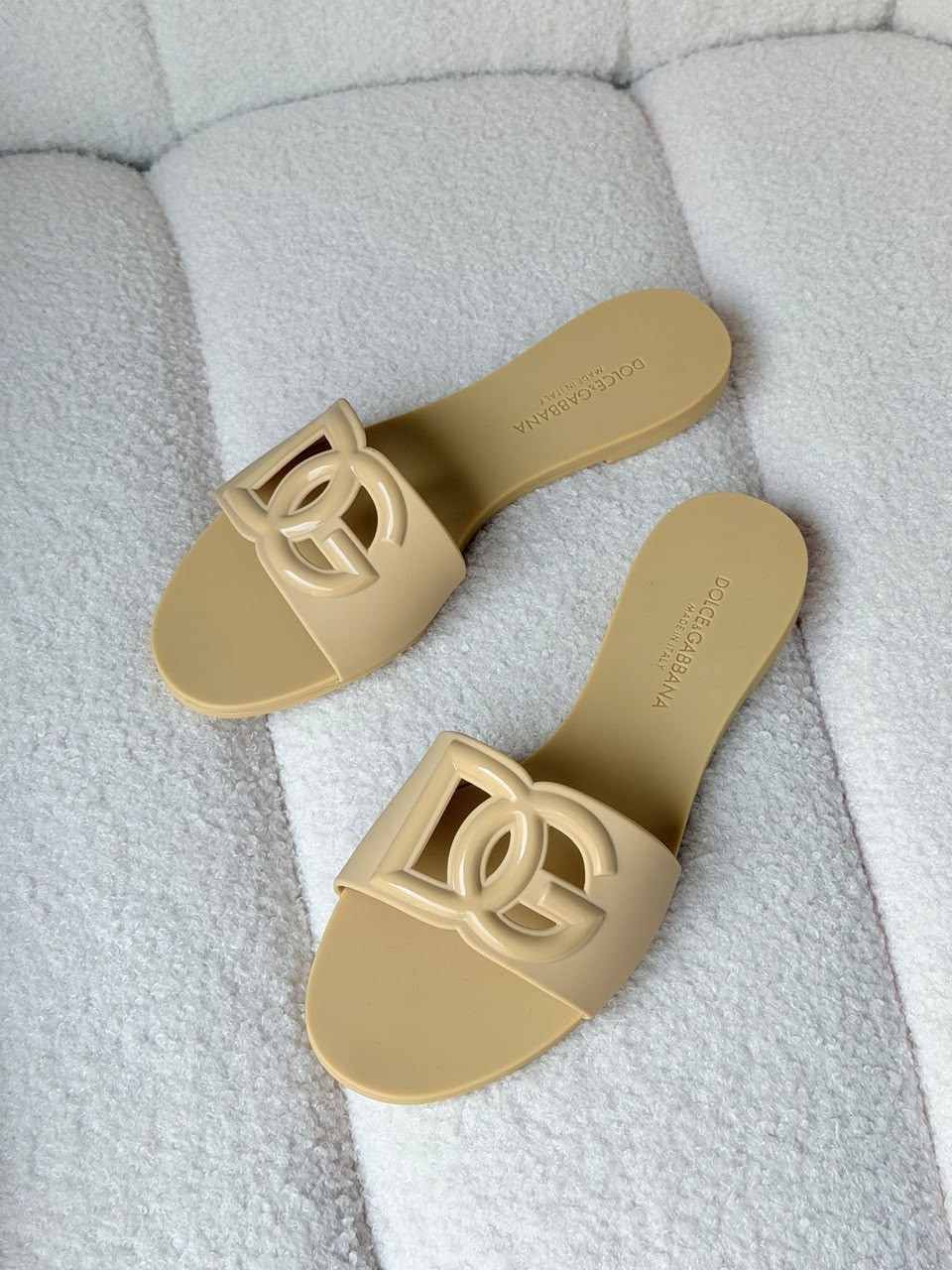 Dolce & Gabbana beachwear rubber slides beige Dolce-Gabbana-beachwear-rubber-slides-beige