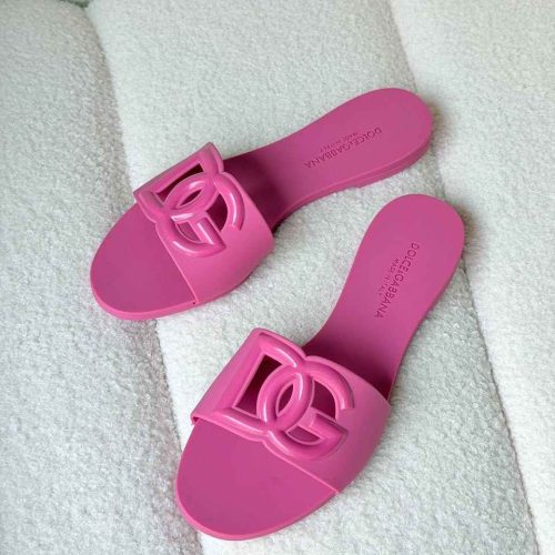 Dolce-Gabbana-beachwear-rubber-slides-pink