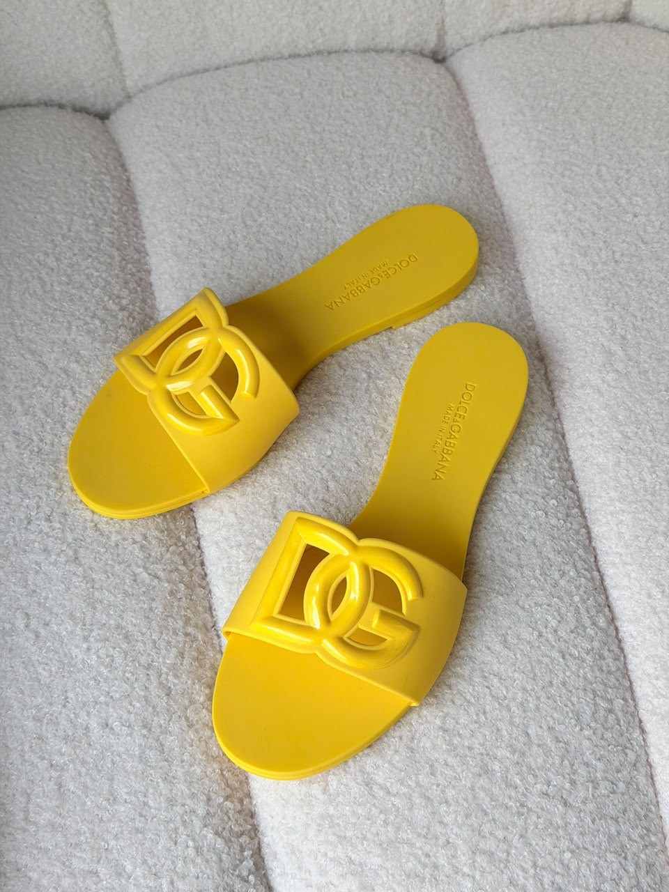 Dolce & Gabbana beachwear rubber slides yellow Dolce-Gabbana-beachwear-rubber-slides-yellow