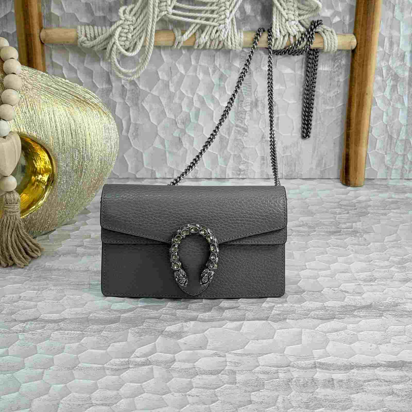 Gucci dionysus super mini shoulder bag grey Gucci-dionysus-super-mini-bag-dollar-calfskin-grey