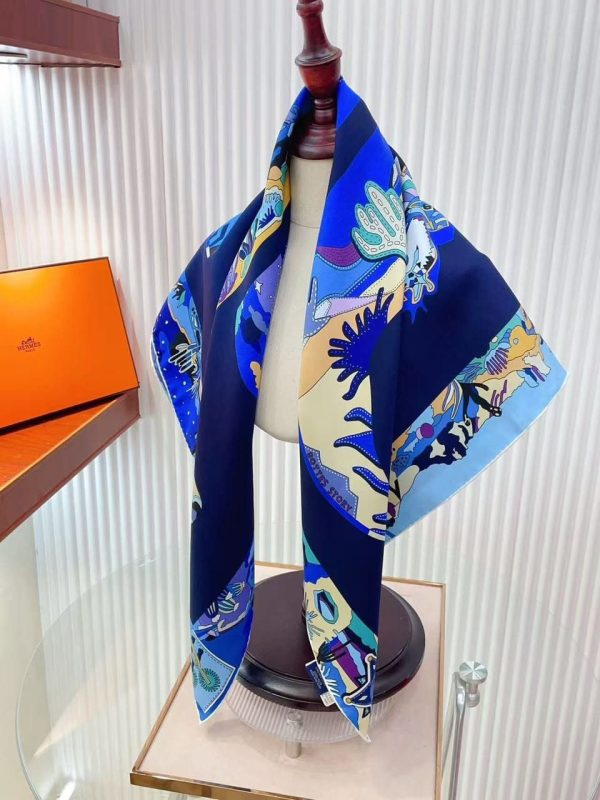Hermes bottes story carre 90 navy blue silk scarf