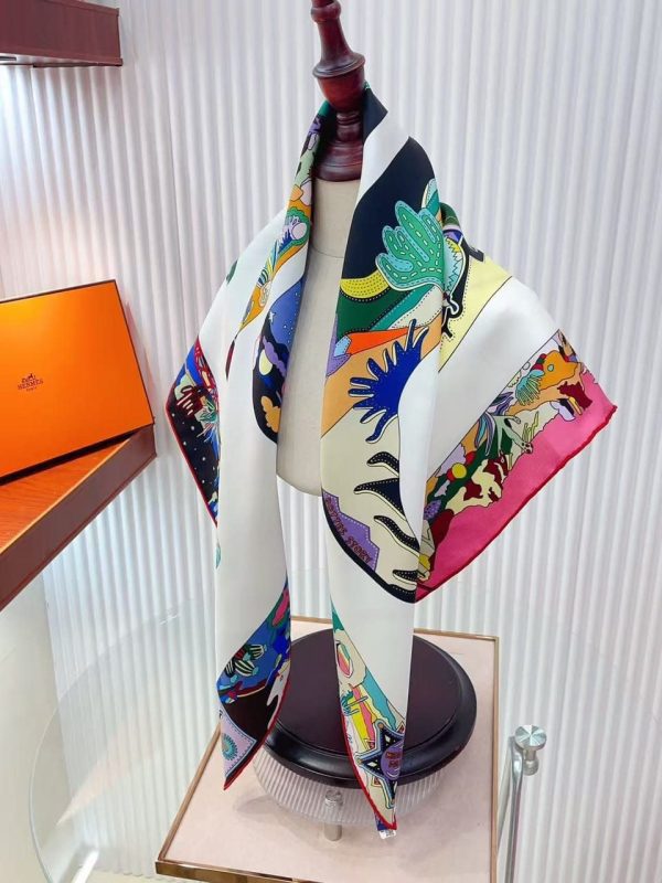 Hermes bottes story carre 90 white silk scarf