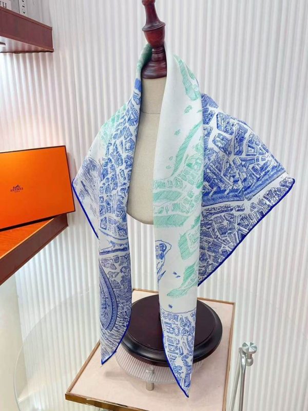 Hermes la nouvelle cite cavaliere shawl 140 in ivory and blue