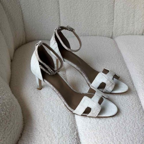 Hermes-premiere-105-crocodile-leather-sandal
