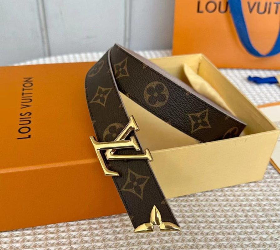 Louis Vuitton Pretty LV 30mm Reversible Belt