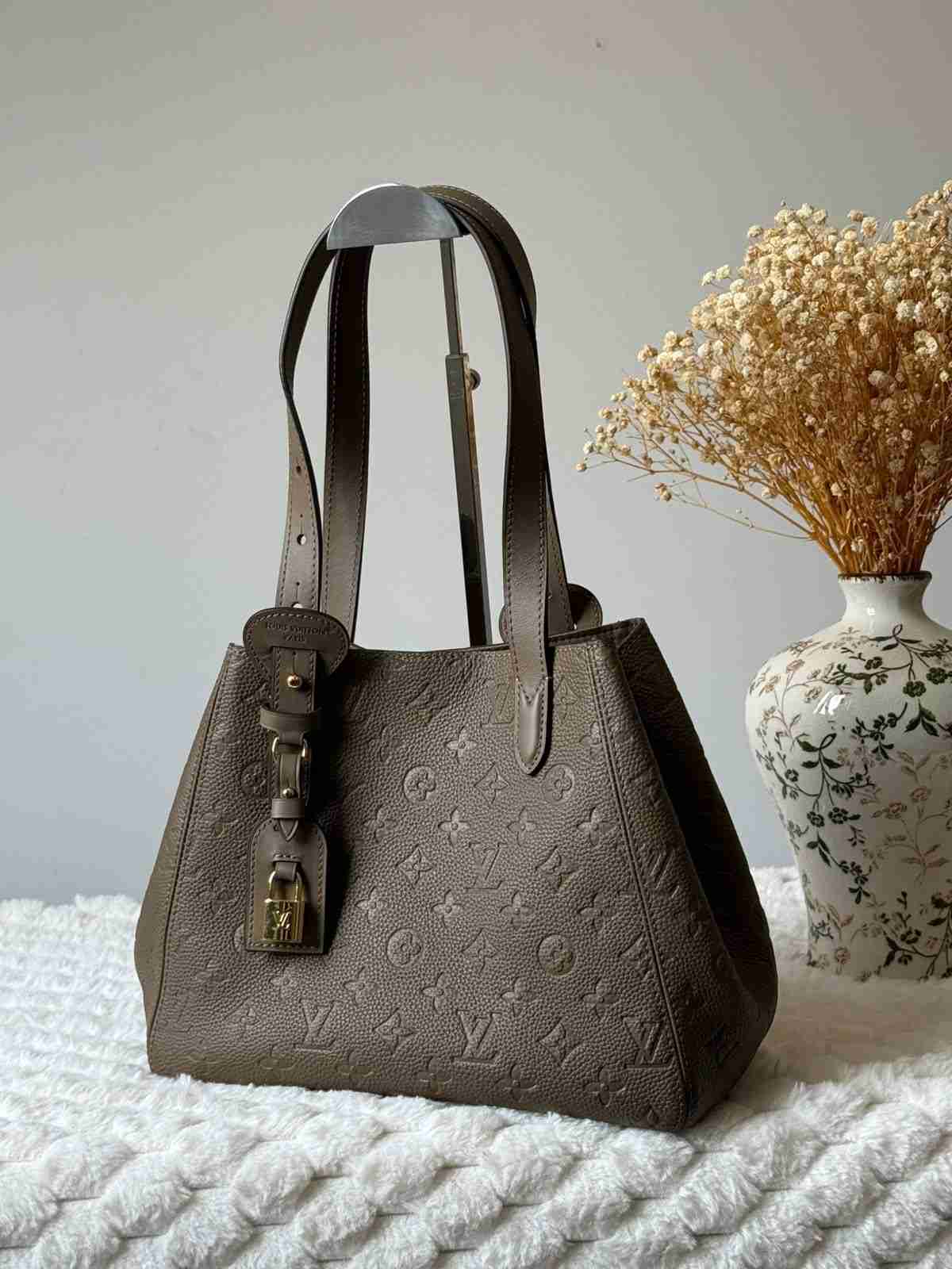 Louis vuitton all in one pm bag in embossed monogram empreinte Louis vuitton all in one pm bag in embossed monogram empreinte
