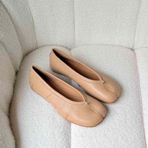 Maison margiela tabi ballerina flats in beige