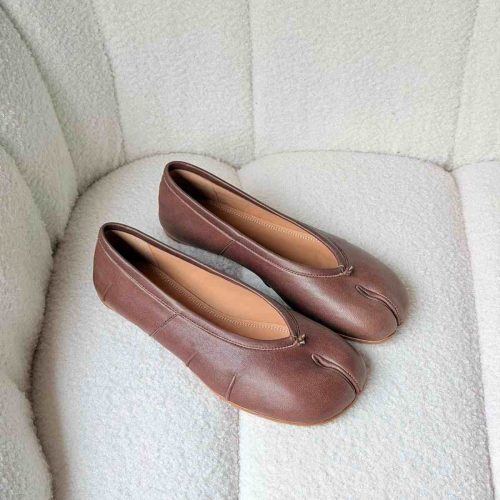 Maison margiela tabi ballerina flats in brown