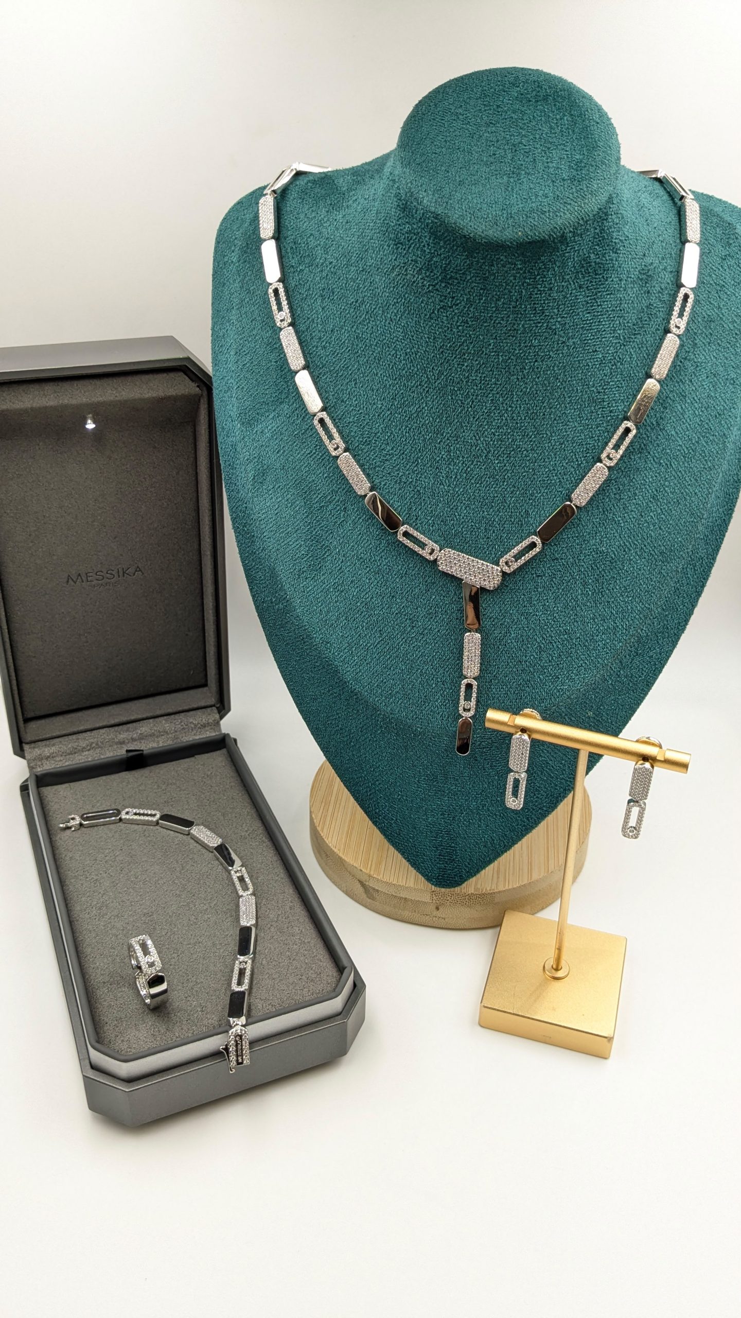 Messika Imperial Move Large Diamond Tie Necklace in White Gold Messika Imperial Move Large Diamond Tie Necklace in White Gold