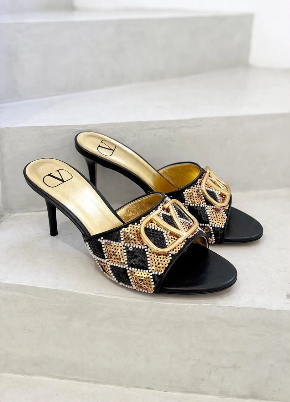Valentino garavani vlogo signature black and golden sequin heels Valentino garavani vlogo signature black and golden sequin heels