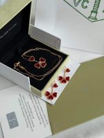 Van Cleef & Arpels Sweet Heart Red Diamond Necklace And Earrings Set