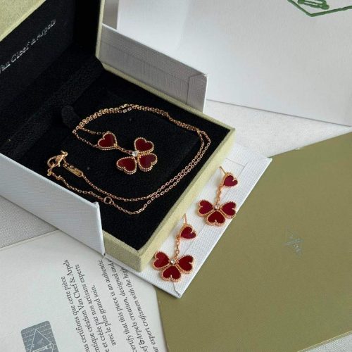 Van Cleef & Arpels Sweet Heart Red Diamond Necklace And Earrings Set