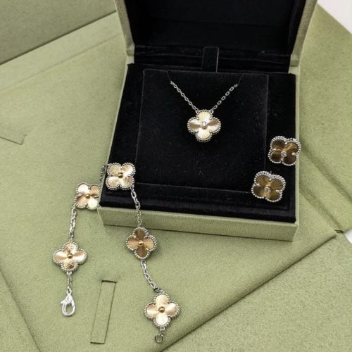 Van cleef & arpels vintage alhambra four leaf clover jewelry in rose gold